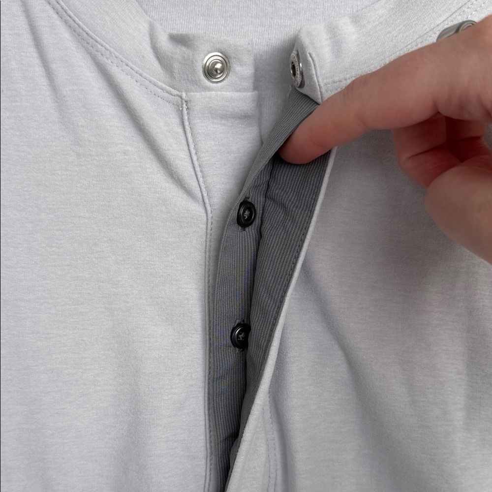 Lululemon Silverescent Evolution Henley Long Sleeve Mens XL Grey Anti-Odor Tech - Picture 4 of 14